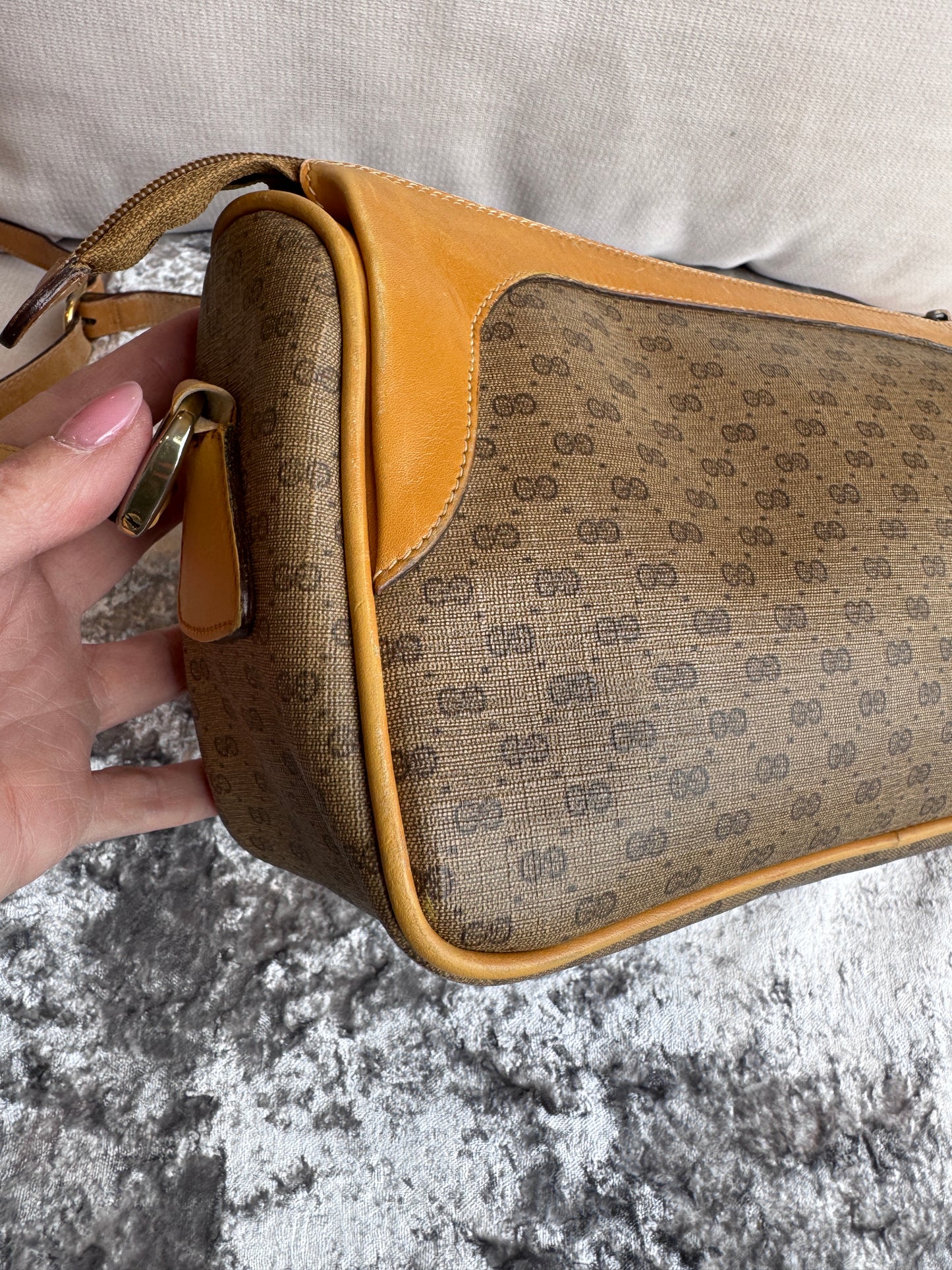 GUCCI Vintage Tan Micro GG Monogram Crossbody
