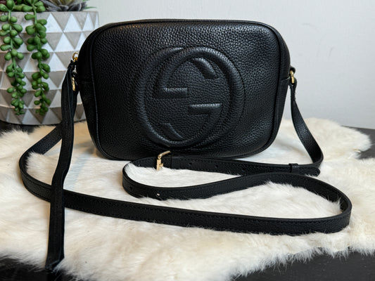 GUCCI Soho Disco Black Pebbled Camera Bag