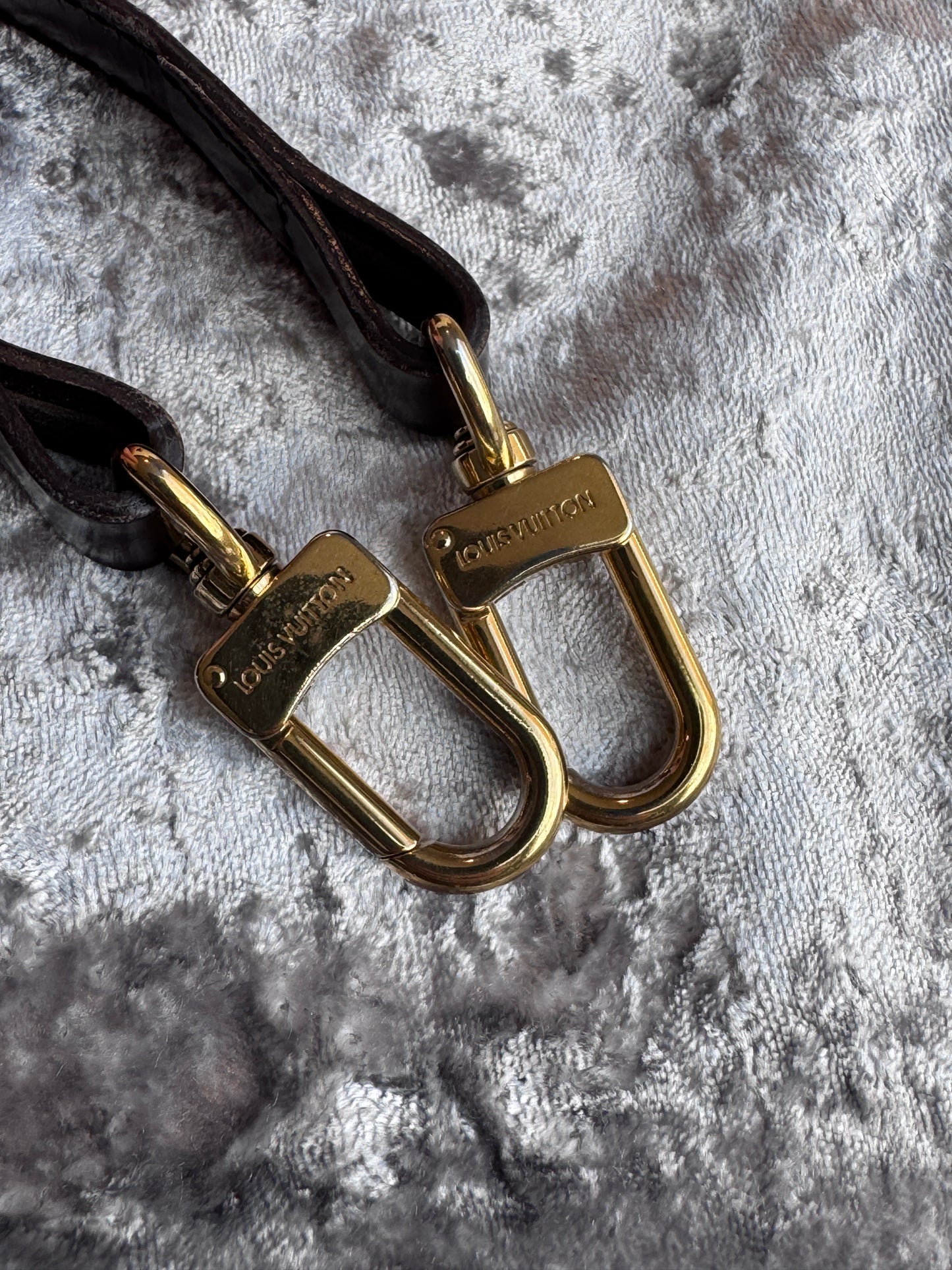 Louis Vuitton Felicie Pochette Damier Ebene Crossbody Brown/Red