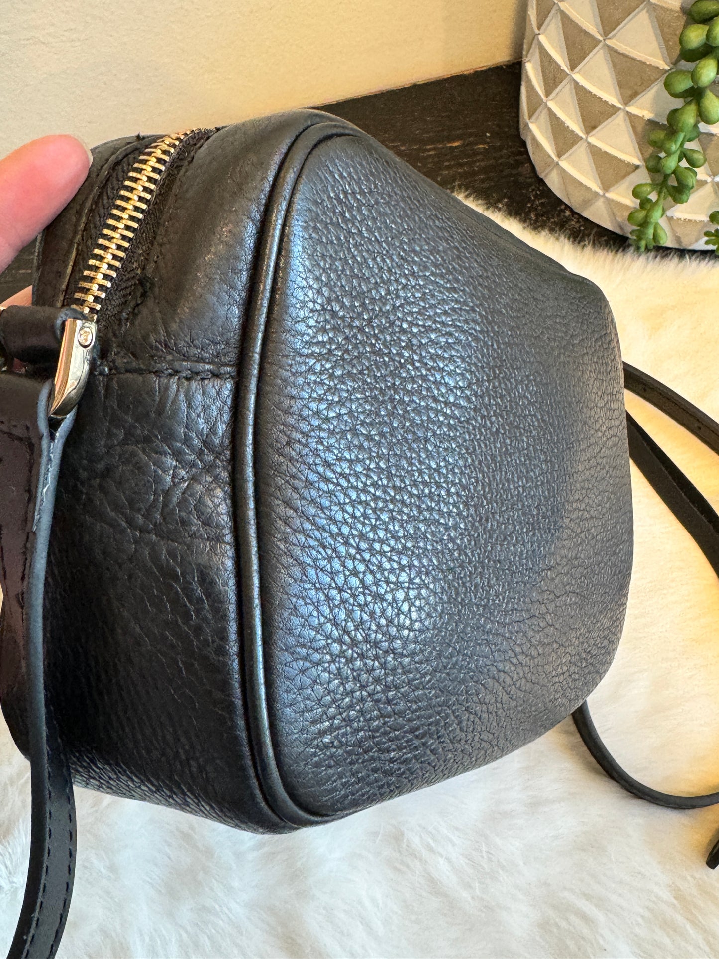 GUCCI Soho Disco Black Pebbled Camera Bag