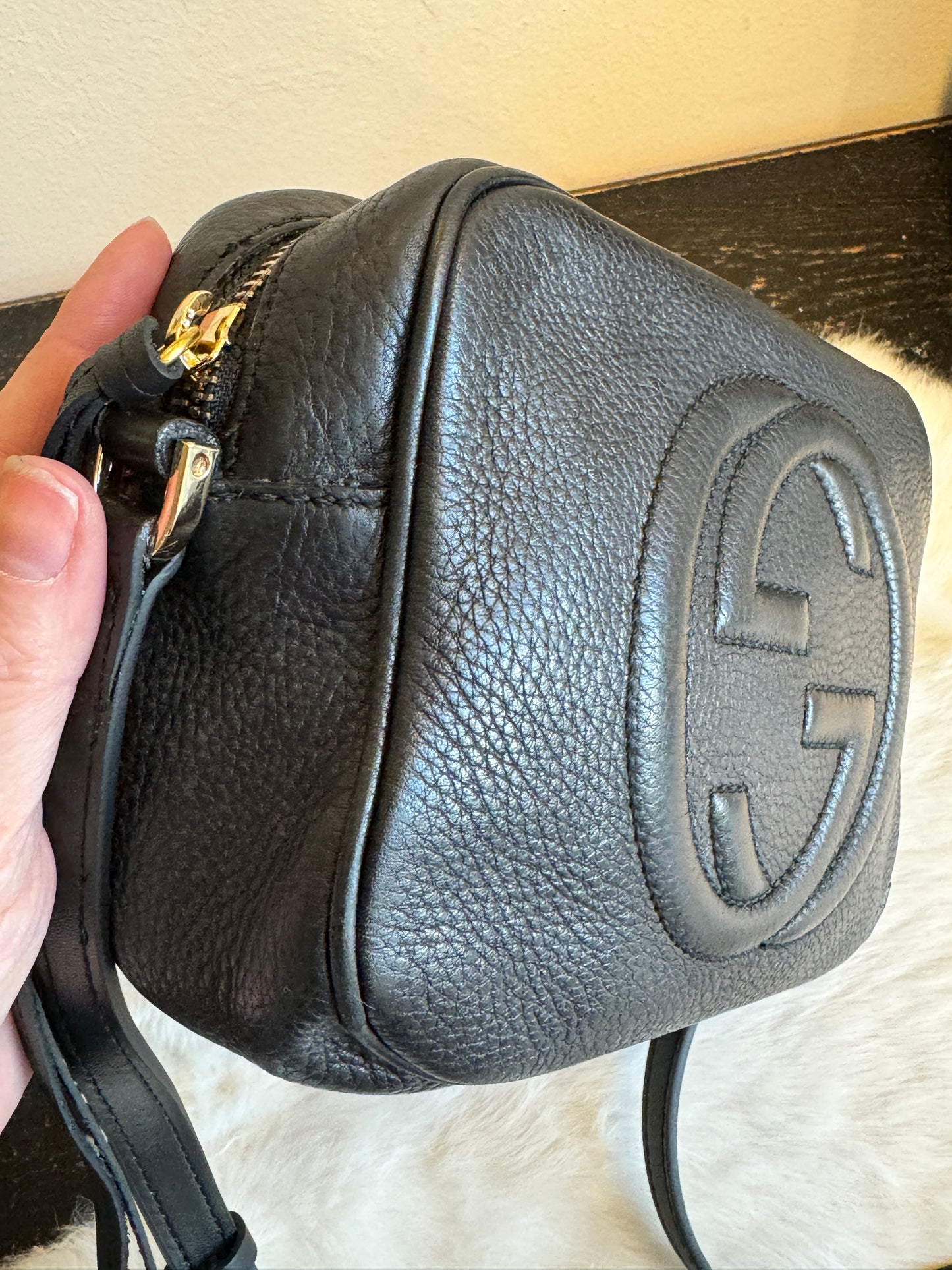 GUCCI Soho Disco Black Pebbled Camera Bag