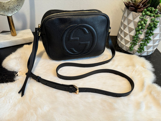 GUCCI Soho Disco Black Pebbled Camera Bag