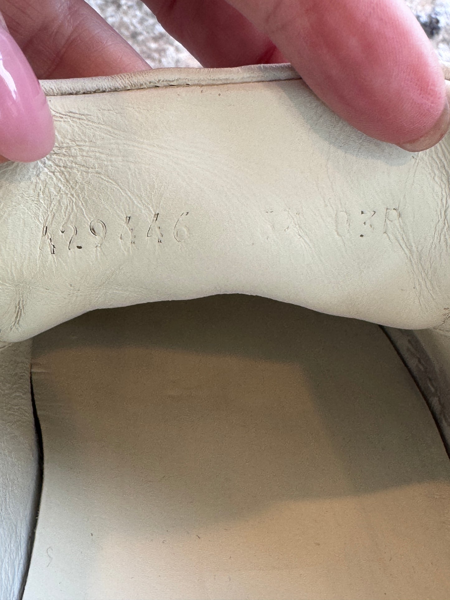 GUCCI White Ace Bees Men's Sneakers 6.5EU (Women's 39.5EU)