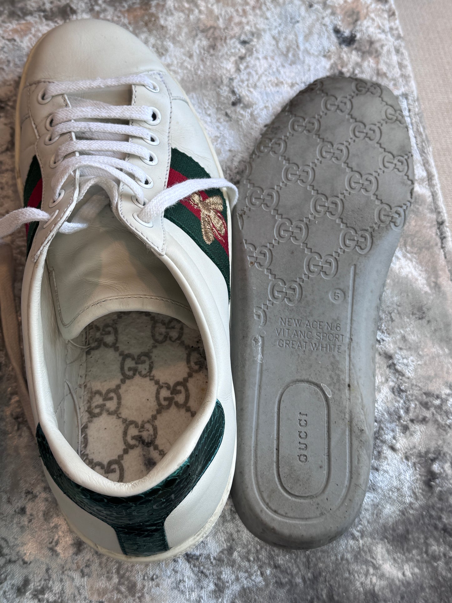 GUCCI White Ace Bees Men's Sneakers 6.5EU (Women's 39.5EU)