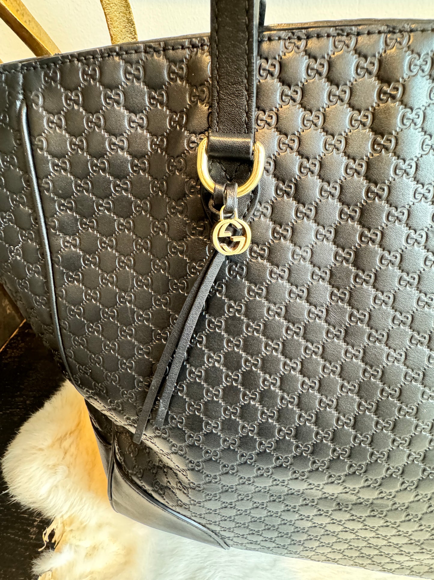 GUCCI MicroGuccissima Signature Black Leather Tote