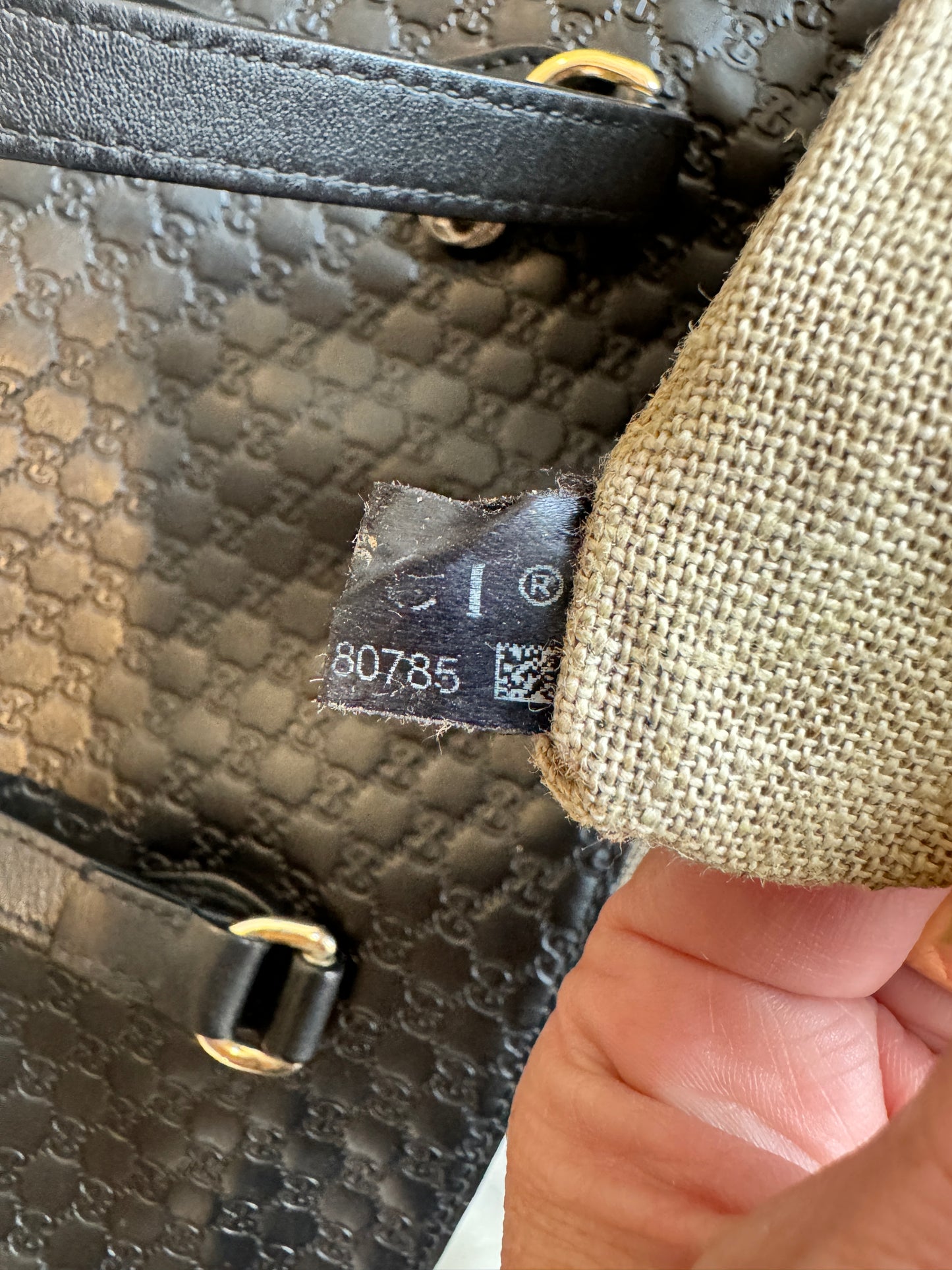 GUCCI MicroGuccissima Signature Black Leather Tote