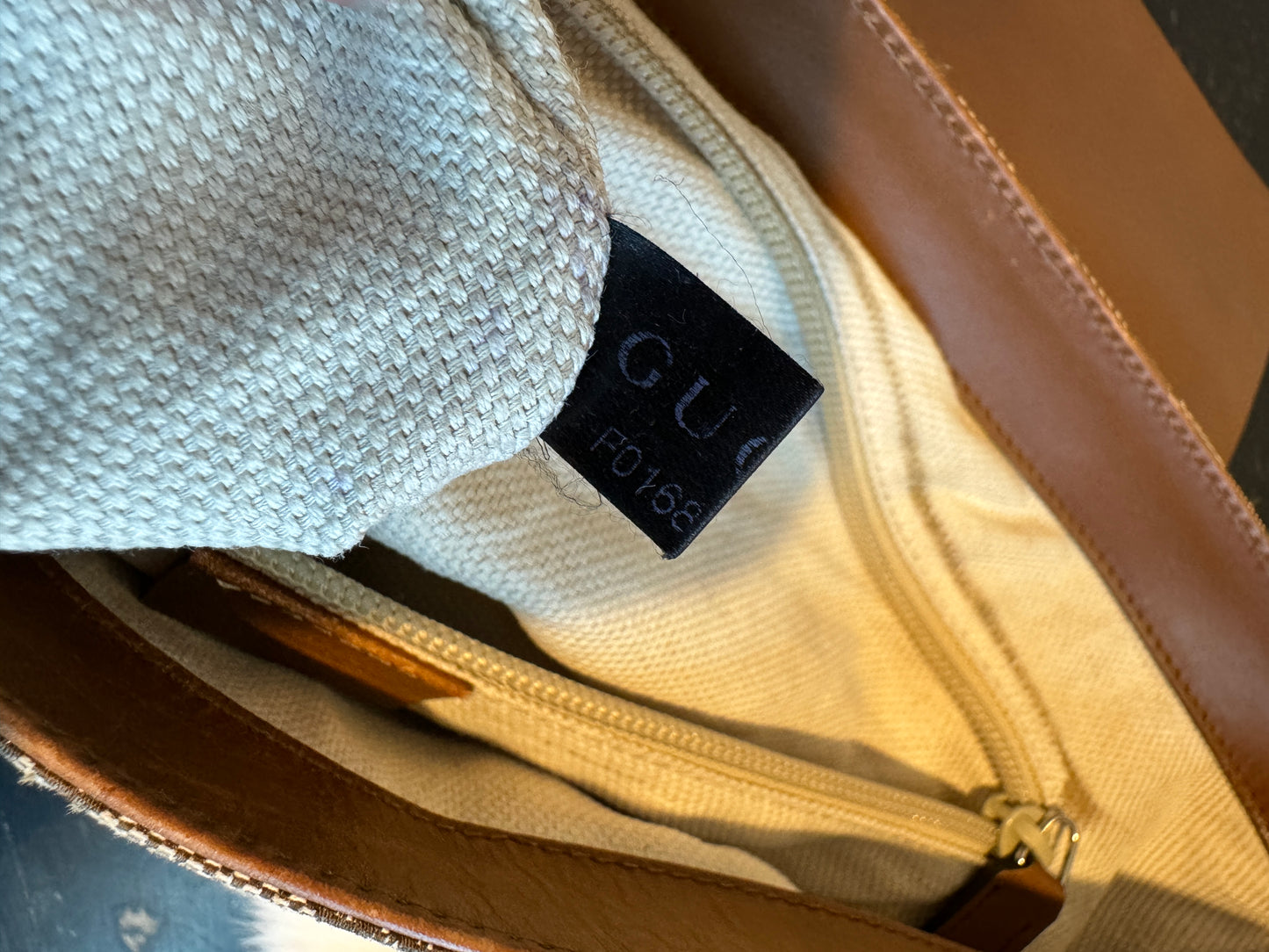 GUCCI Canvas Medium Messenger Lt Brown Bag