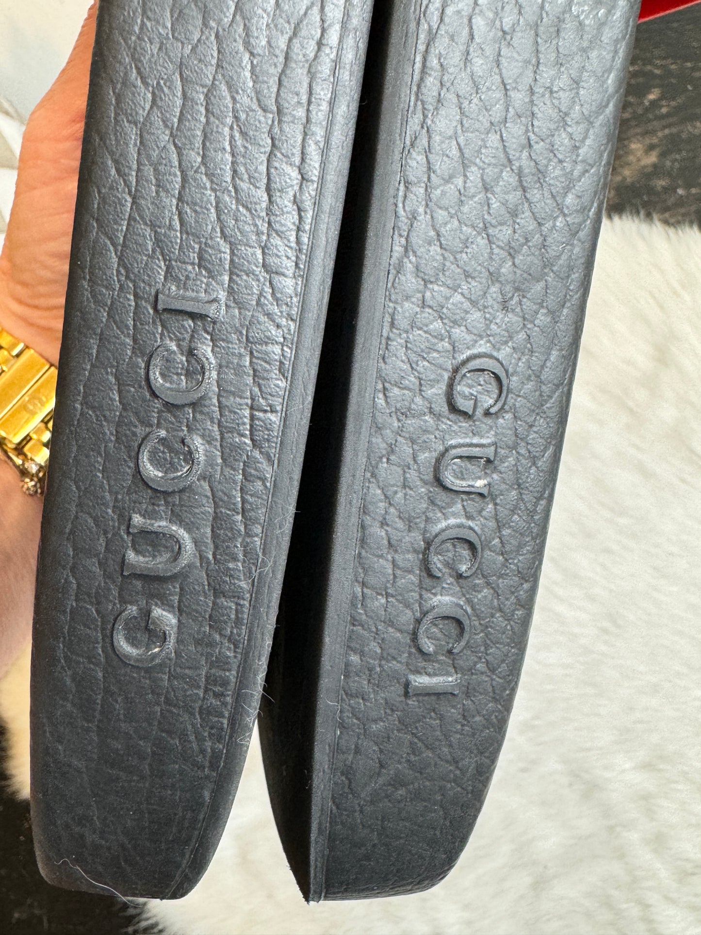 GUCCI Pursuit Logo RED 12EU