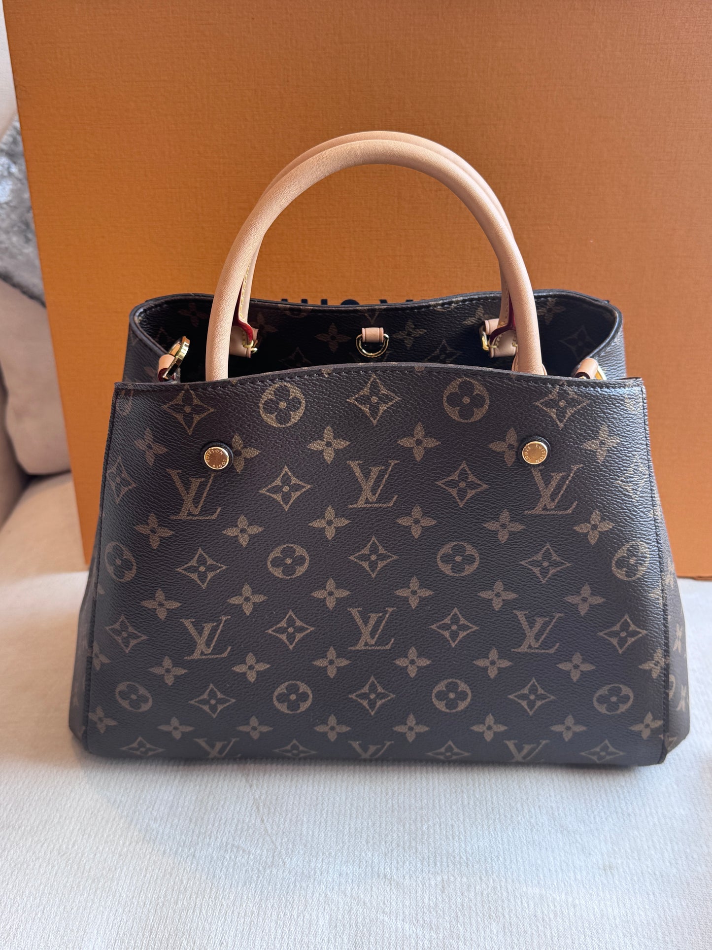 Like New!! Louis Vuitton Monogram Montaigne MM 2-Way Bag
