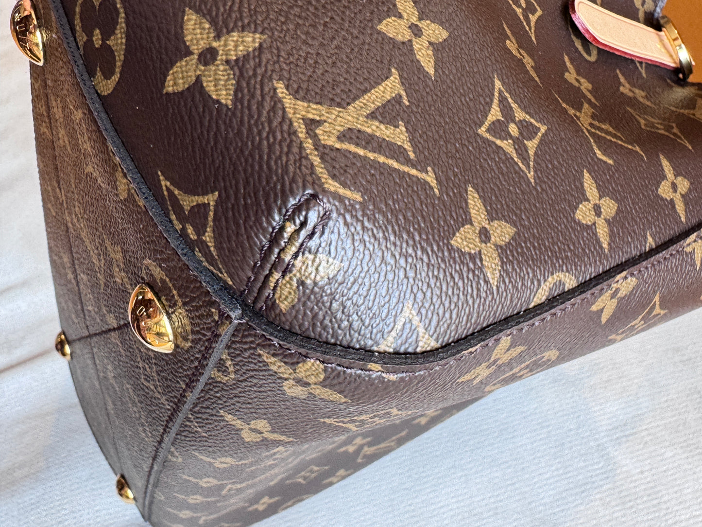 Like New!! Louis Vuitton Monogram Montaigne MM 2-Way Bag