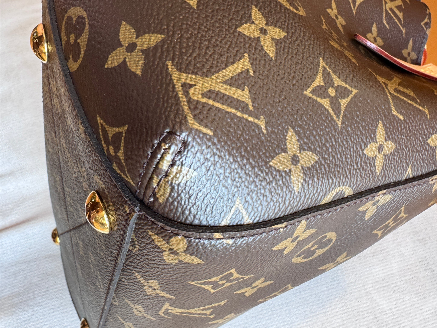 Like New!! Louis Vuitton Monogram Montaigne MM 2-Way Bag