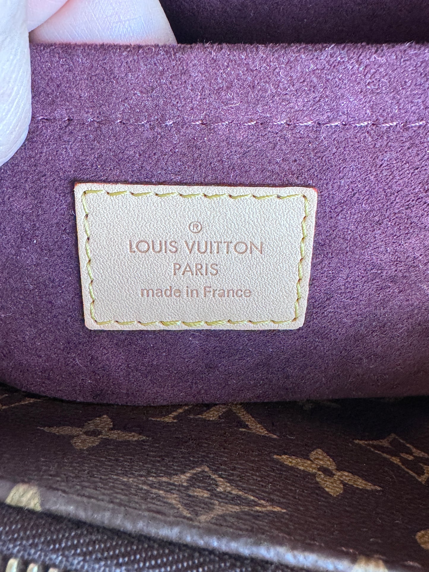 Like New!! Louis Vuitton Monogram Montaigne MM 2-Way Bag