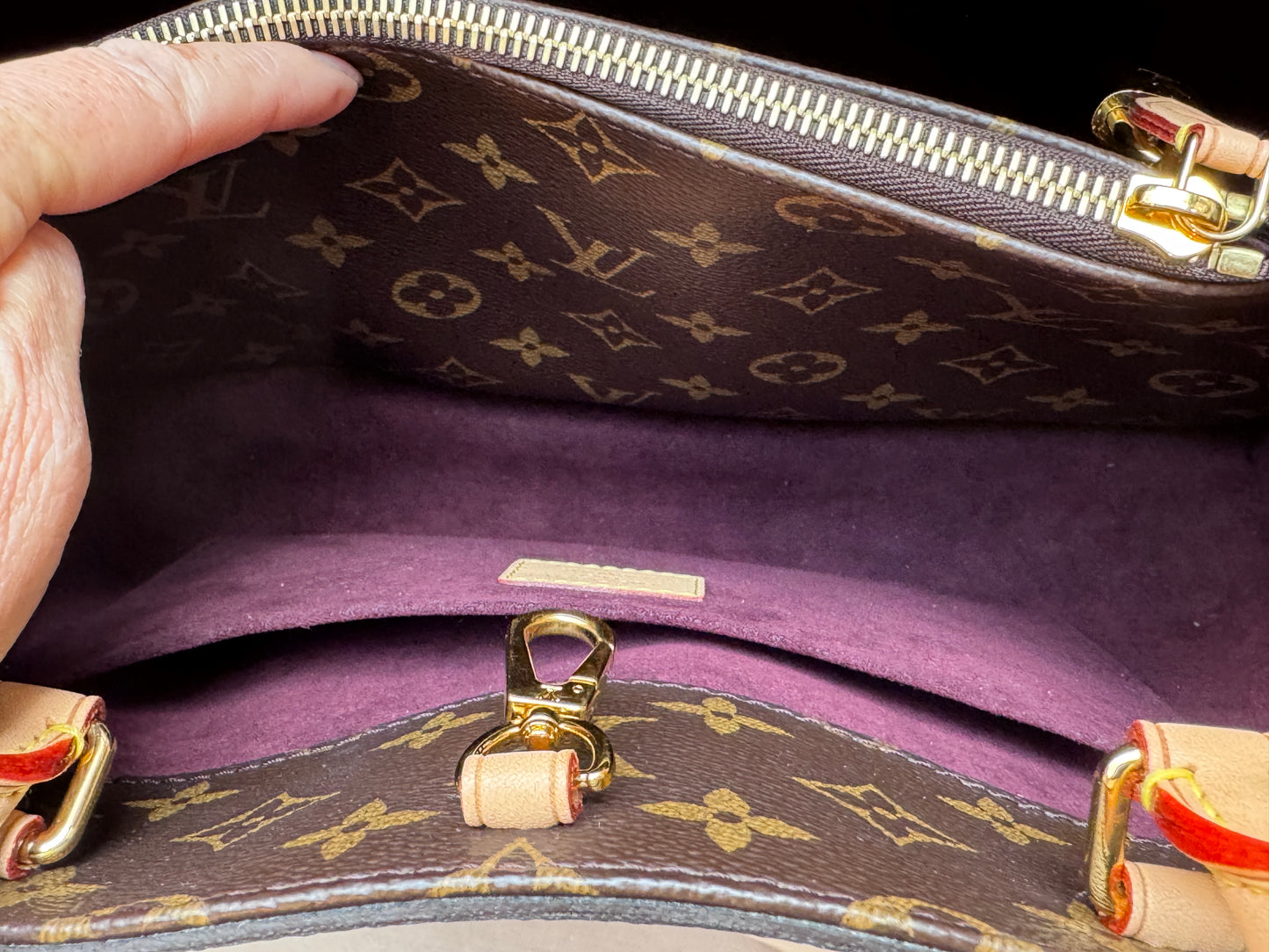 Like New!! Louis Vuitton Monogram Montaigne MM 2-Way Bag