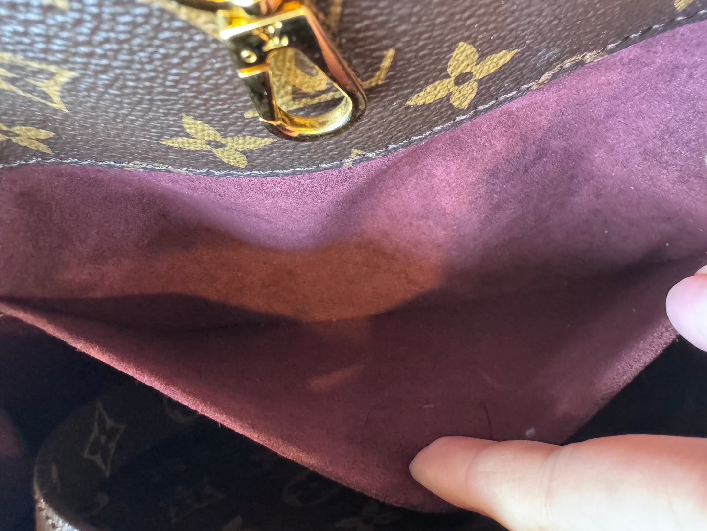 Like New!! Louis Vuitton Monogram Montaigne MM 2-Way Bag
