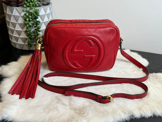 GUCCI Soho Disco Red Pebbled Camera Bag