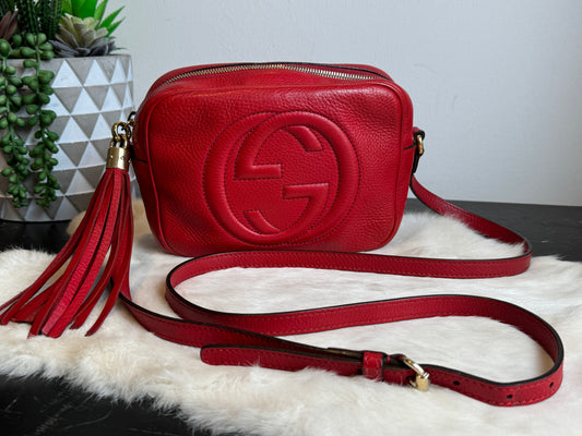 GUCCI Soho Disco Red Pebbled Camera Bag