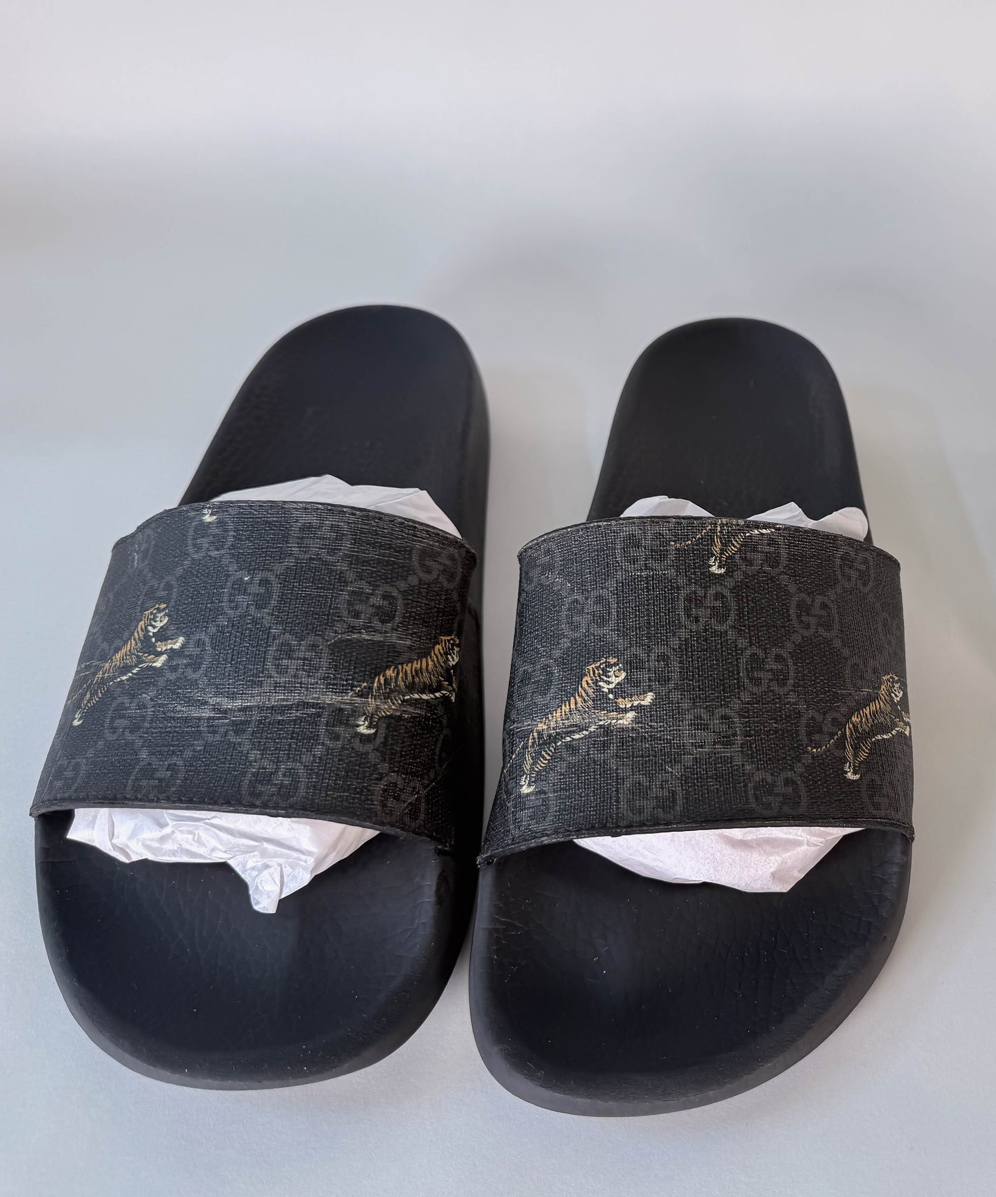 GUCCI Supreme Canvas Tiger Black Mens Slides 10EU