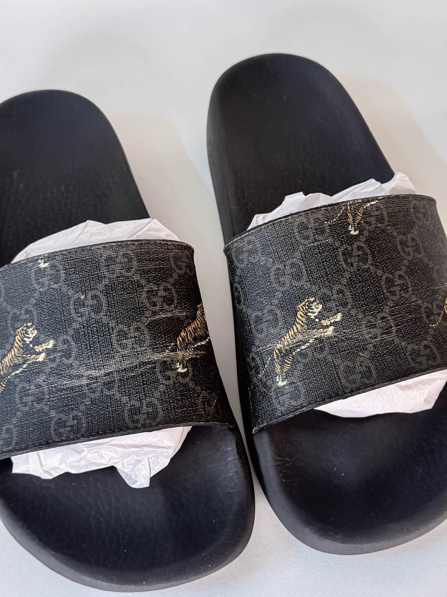 GUCCI Supreme Canvas Tiger Black Mens Slides 10EU