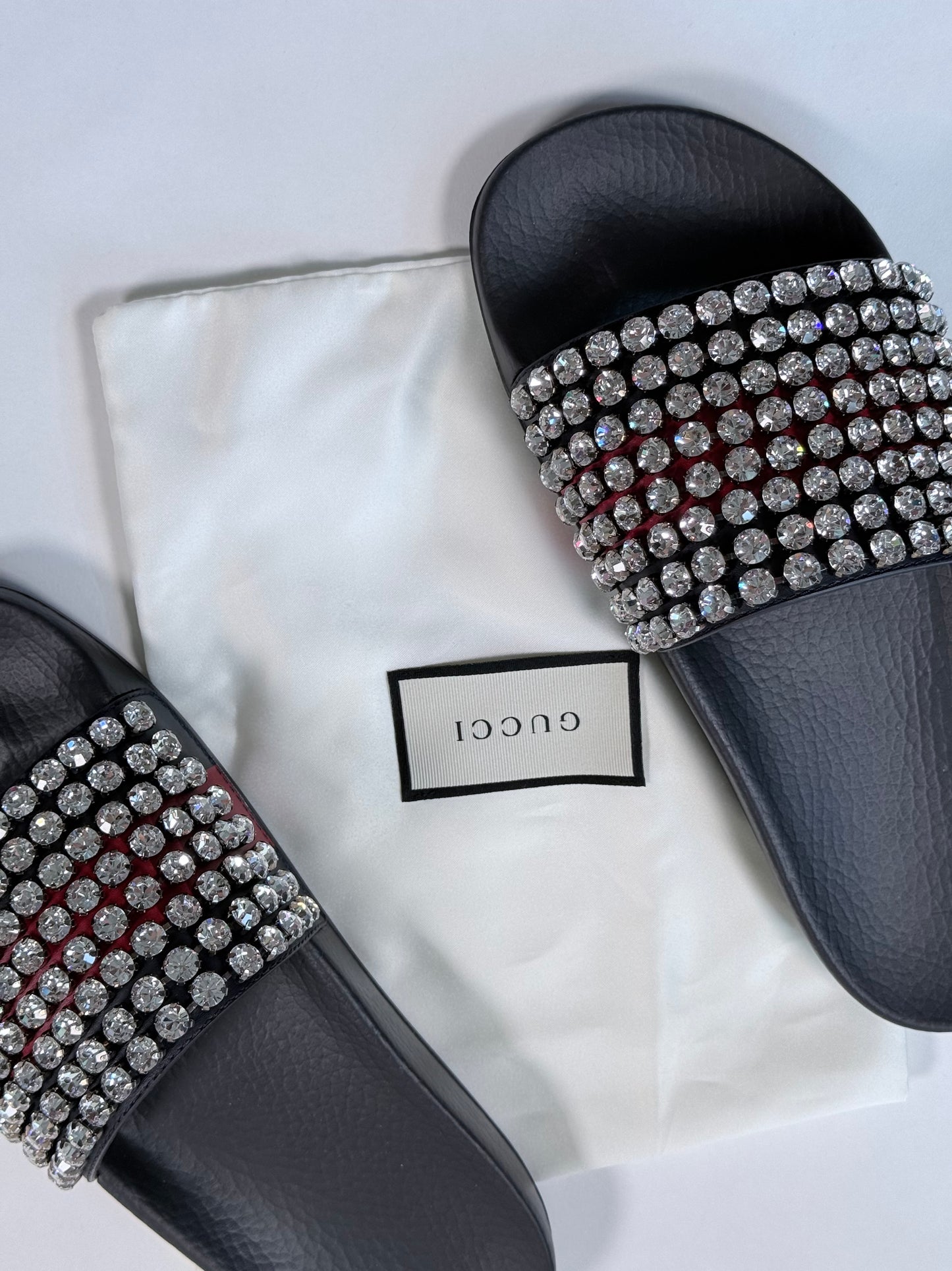 Like New!! GUCCI Leather Crystal Pursuit Navy/Red Women's Slides 40EU