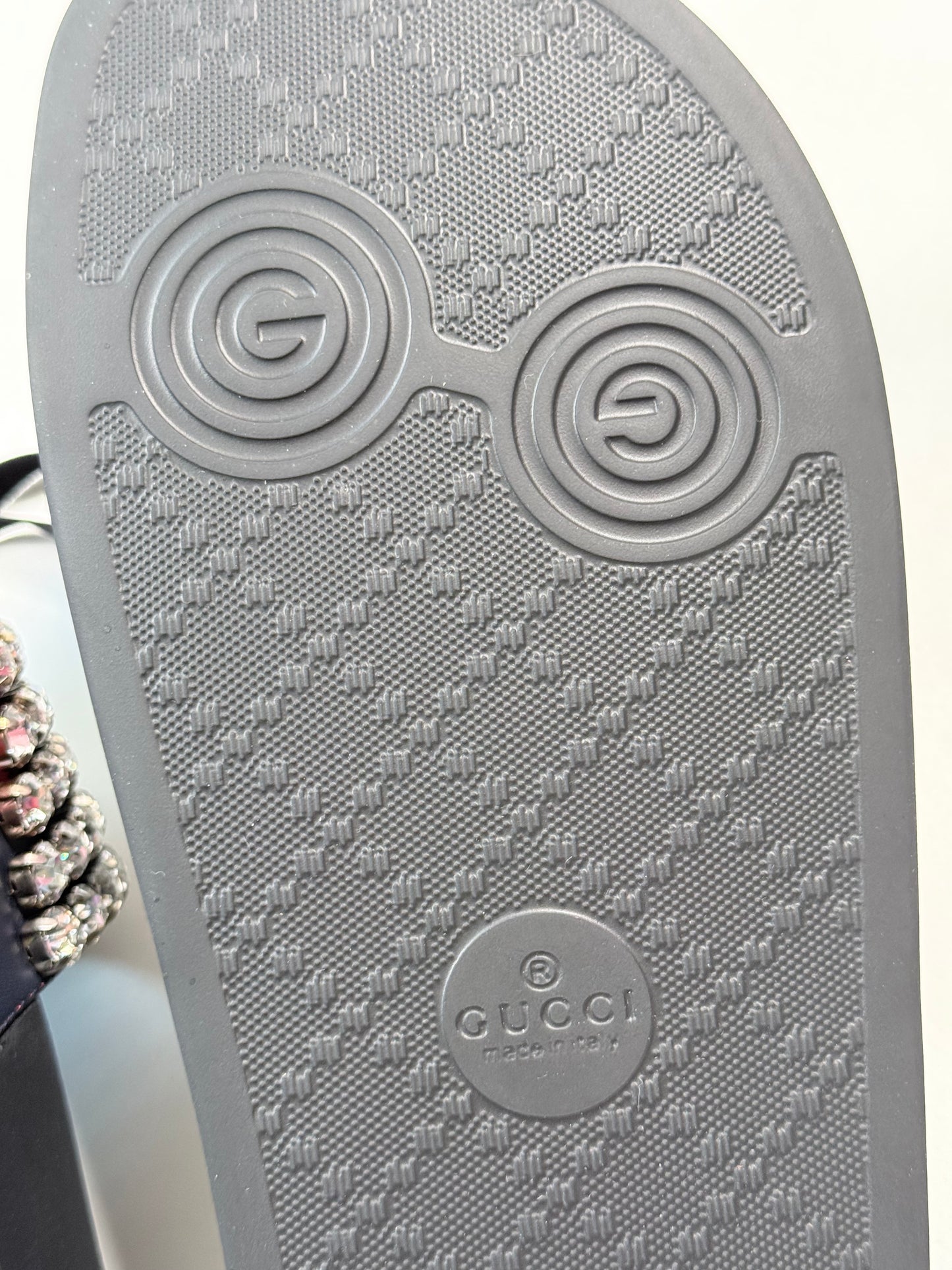 Like New!! GUCCI Leather Crystal Pursuit Navy/Red Women's Slides 40EU