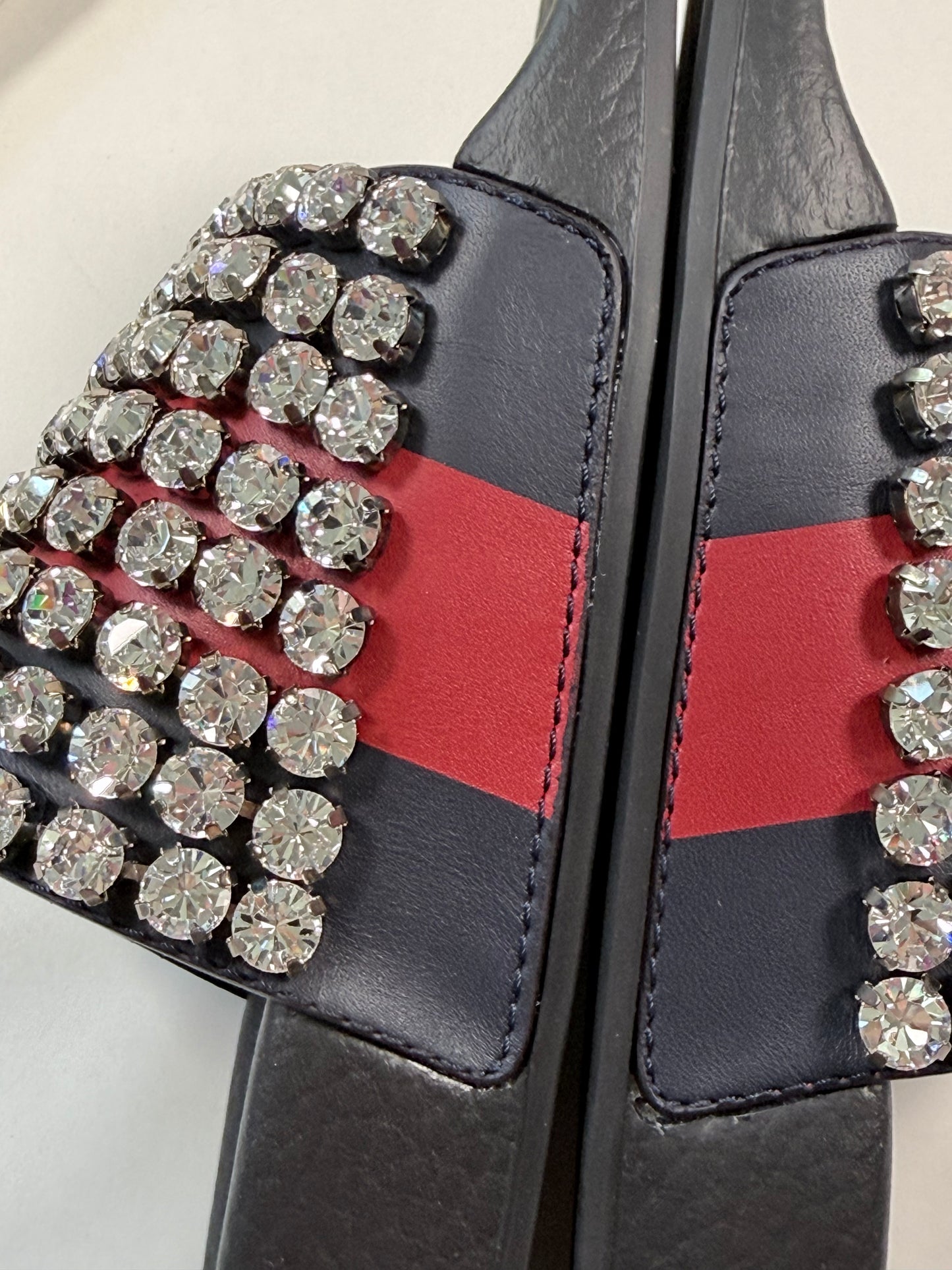 Like New!! GUCCI Leather Crystal Pursuit Navy/Red Women's Slides 40EU
