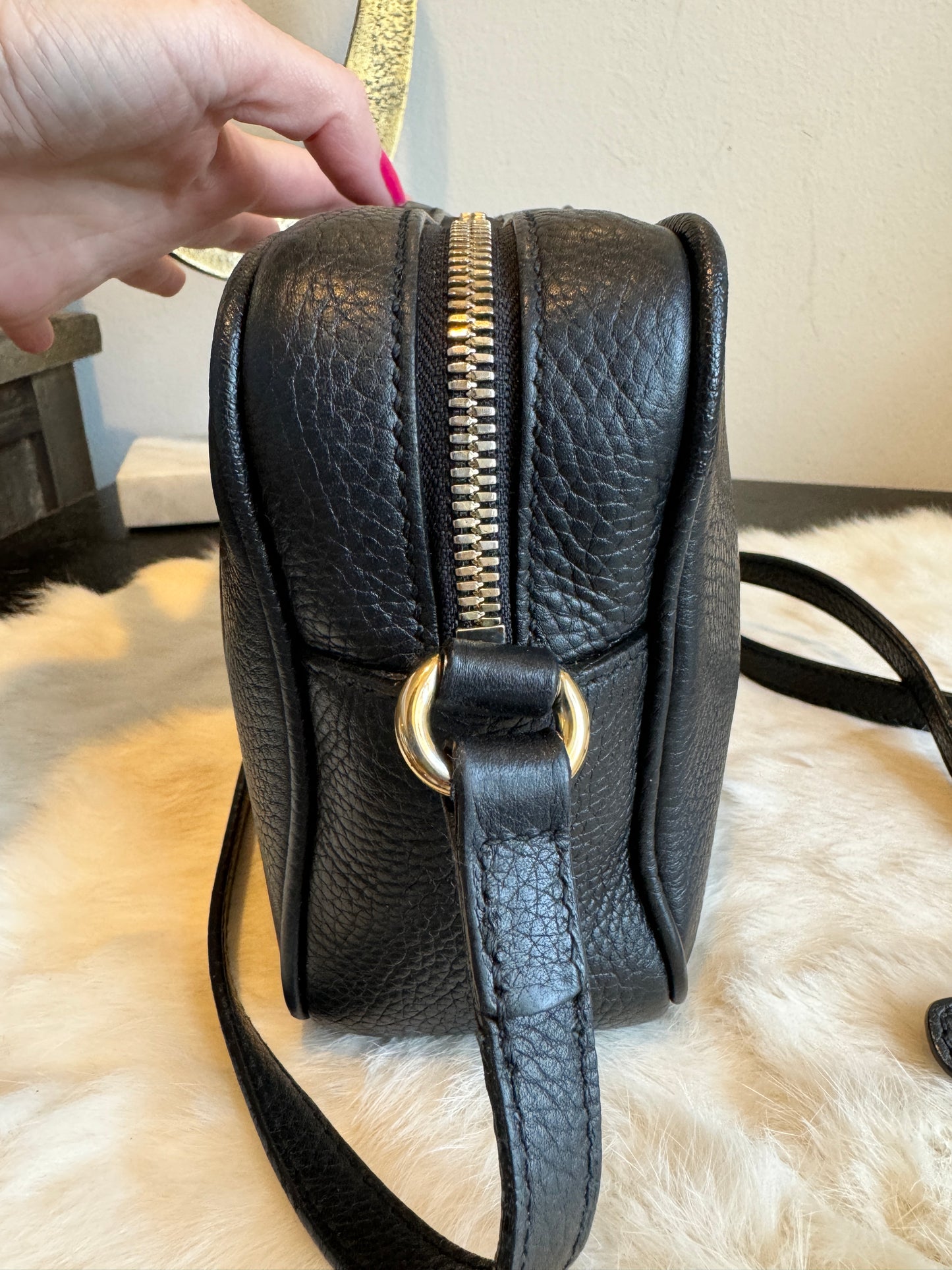 GUCCI Soho Disco Black Pebbled Camera Bag