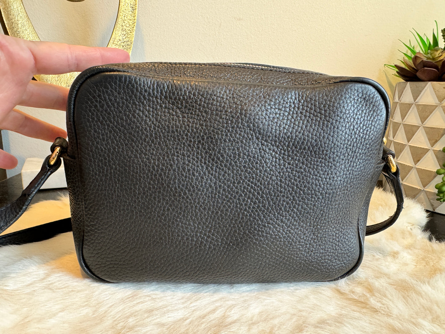 GUCCI Soho Disco Black Pebbled Camera Bag