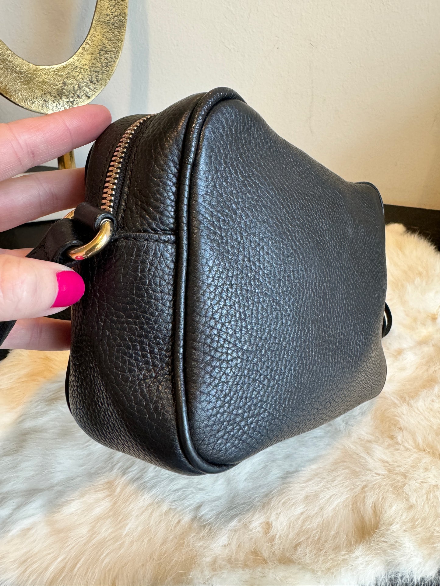 GUCCI Soho Disco Black Pebbled Camera Bag