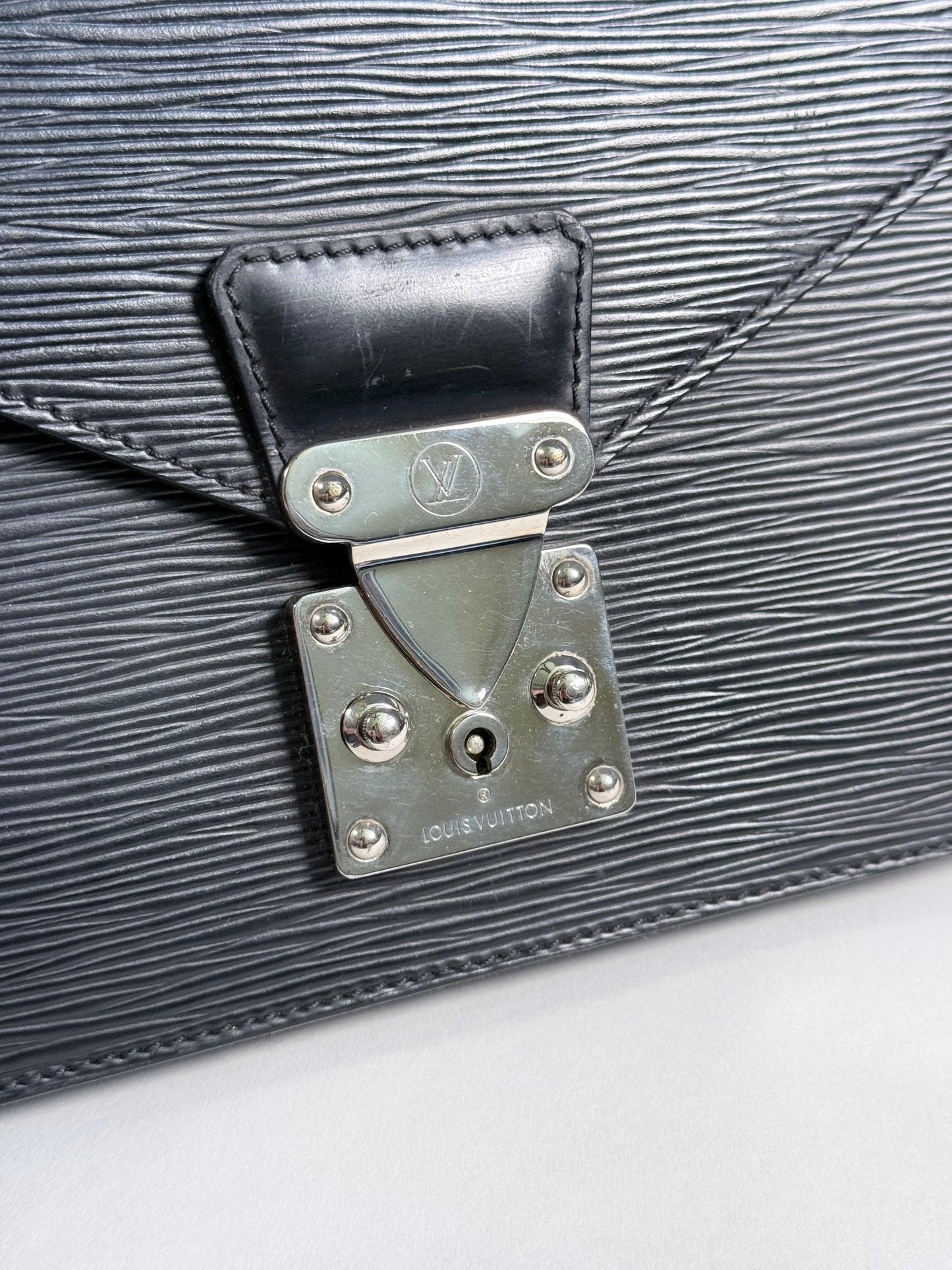 Louis Vuitton Epi Leather Pochette Sellier Dragonne Black Clutch