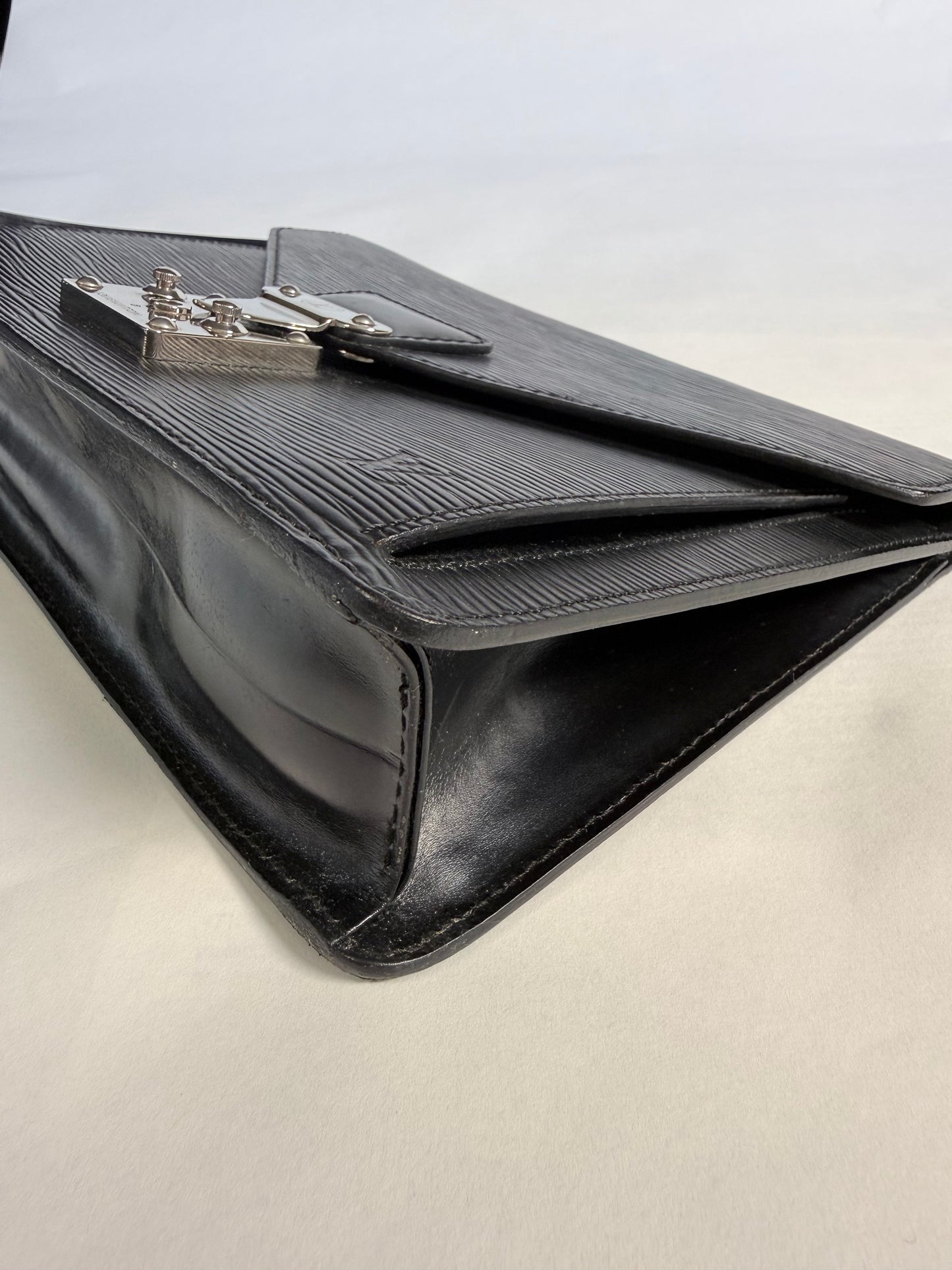 Louis Vuitton Epi Leather Pochette Sellier Dragonne Black Clutch