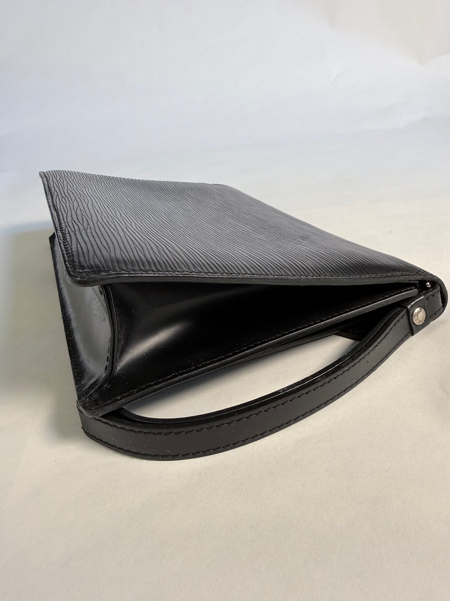 Louis Vuitton Epi Leather Pochette Sellier Dragonne Black Clutch