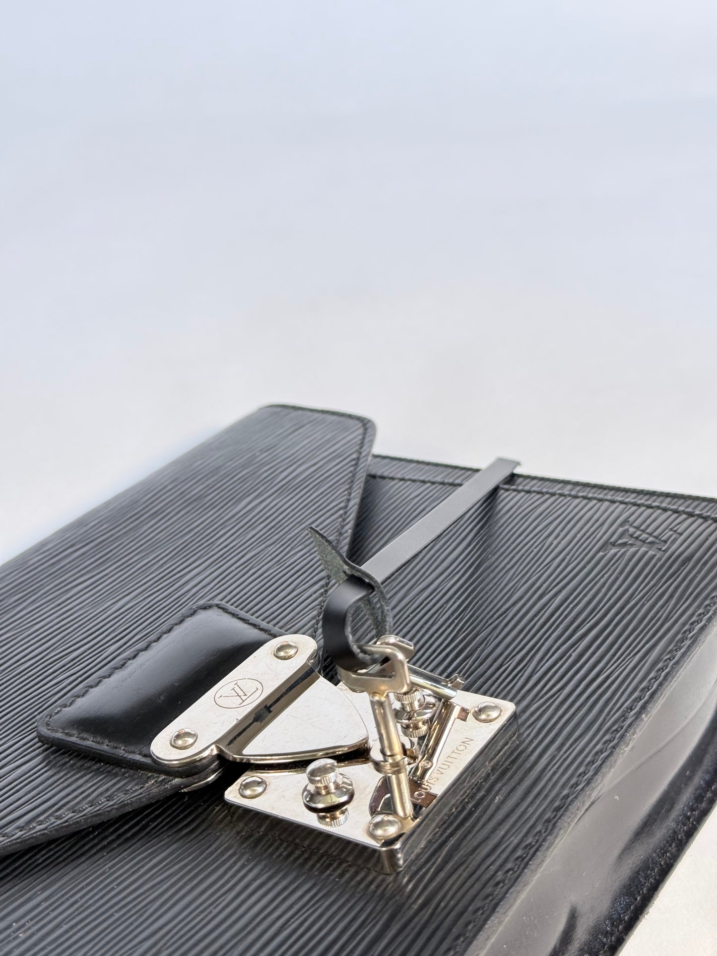 Louis Vuitton Epi Leather Pochette Sellier Dragonne Black Clutch