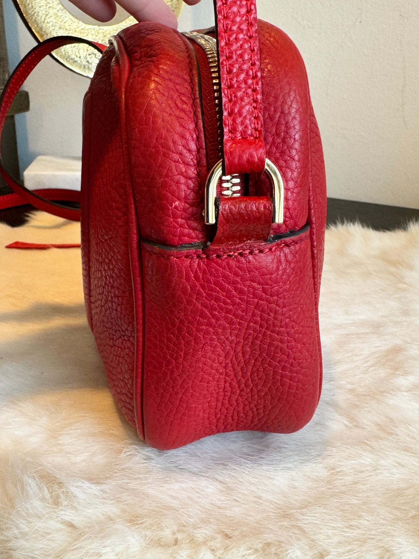 GUCCI Soho Disco Red Pebbled Camera Bag