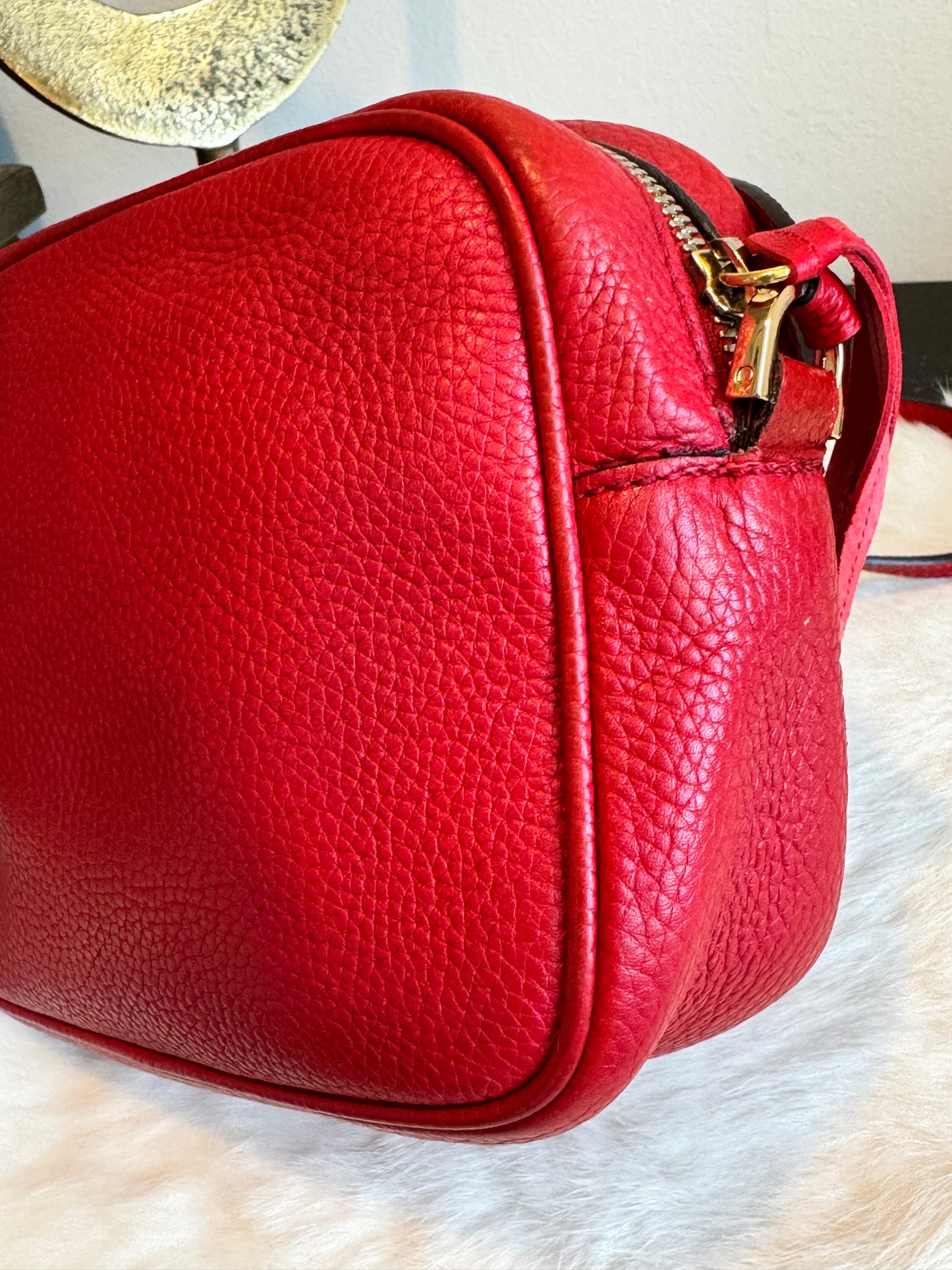 GUCCI Soho Disco Red Pebbled Camera Bag