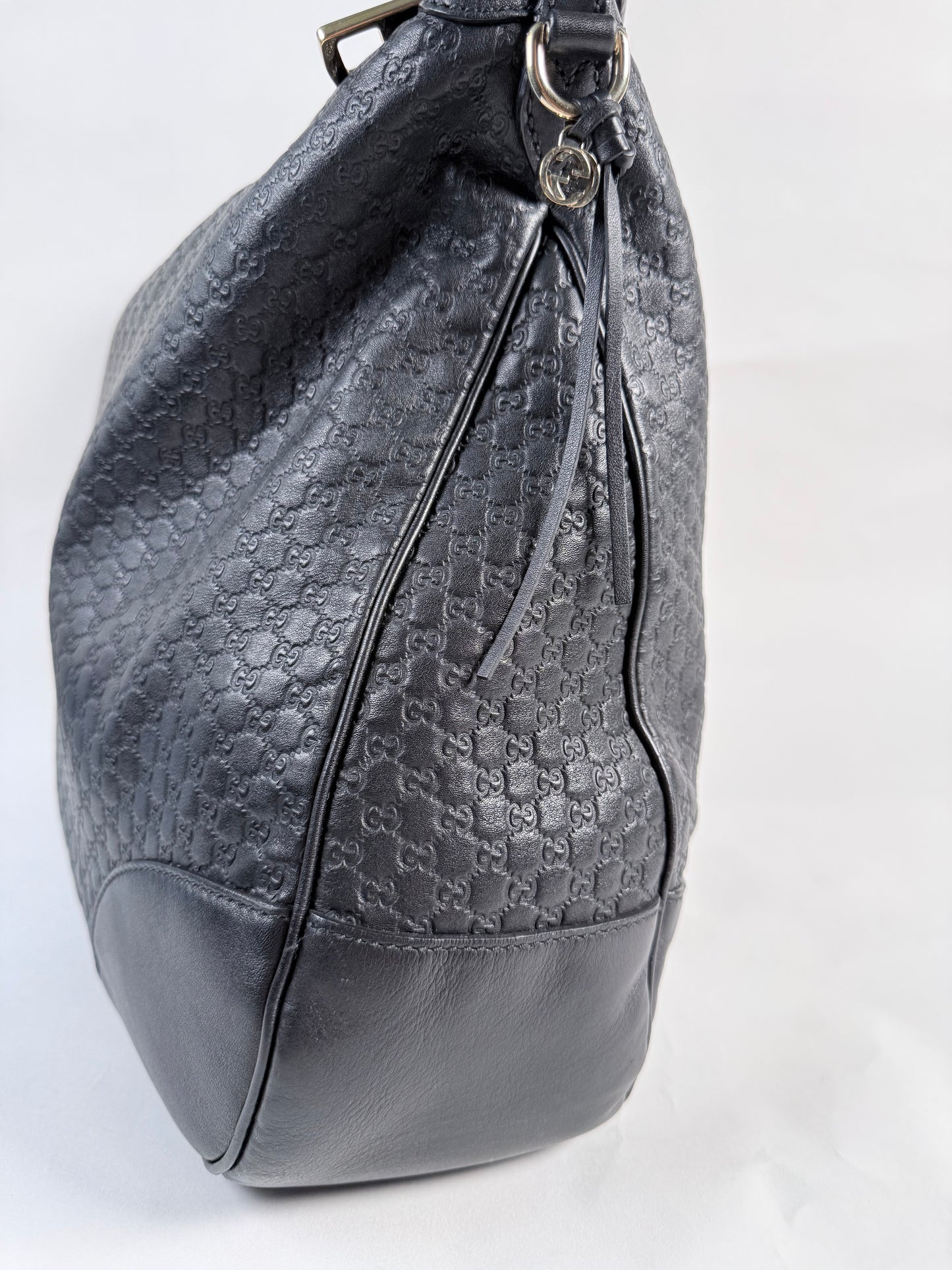 GUCCI Bree Micro-Guccissima Signature Black Large Hobo