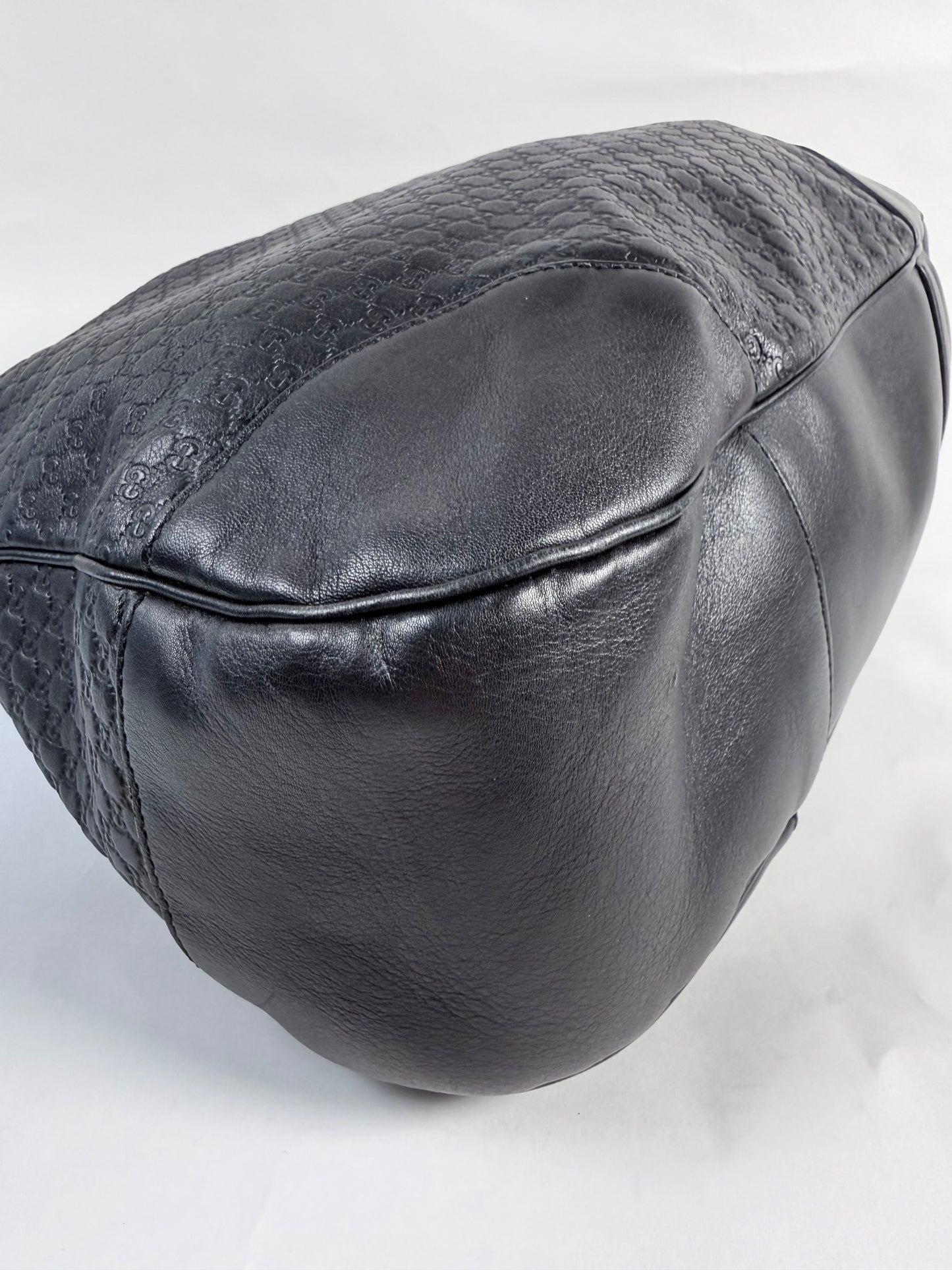 GUCCI Bree Micro-Guccissima Signature Black Large Hobo