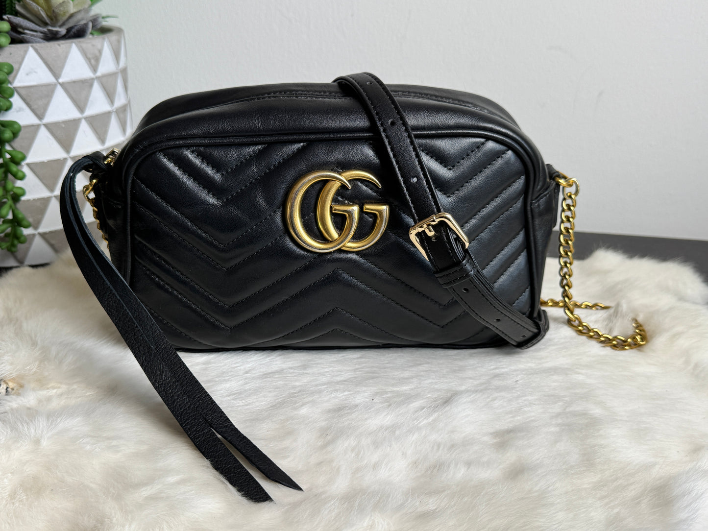 GUCCI Black Leather GG Marmont Small Camera Bag