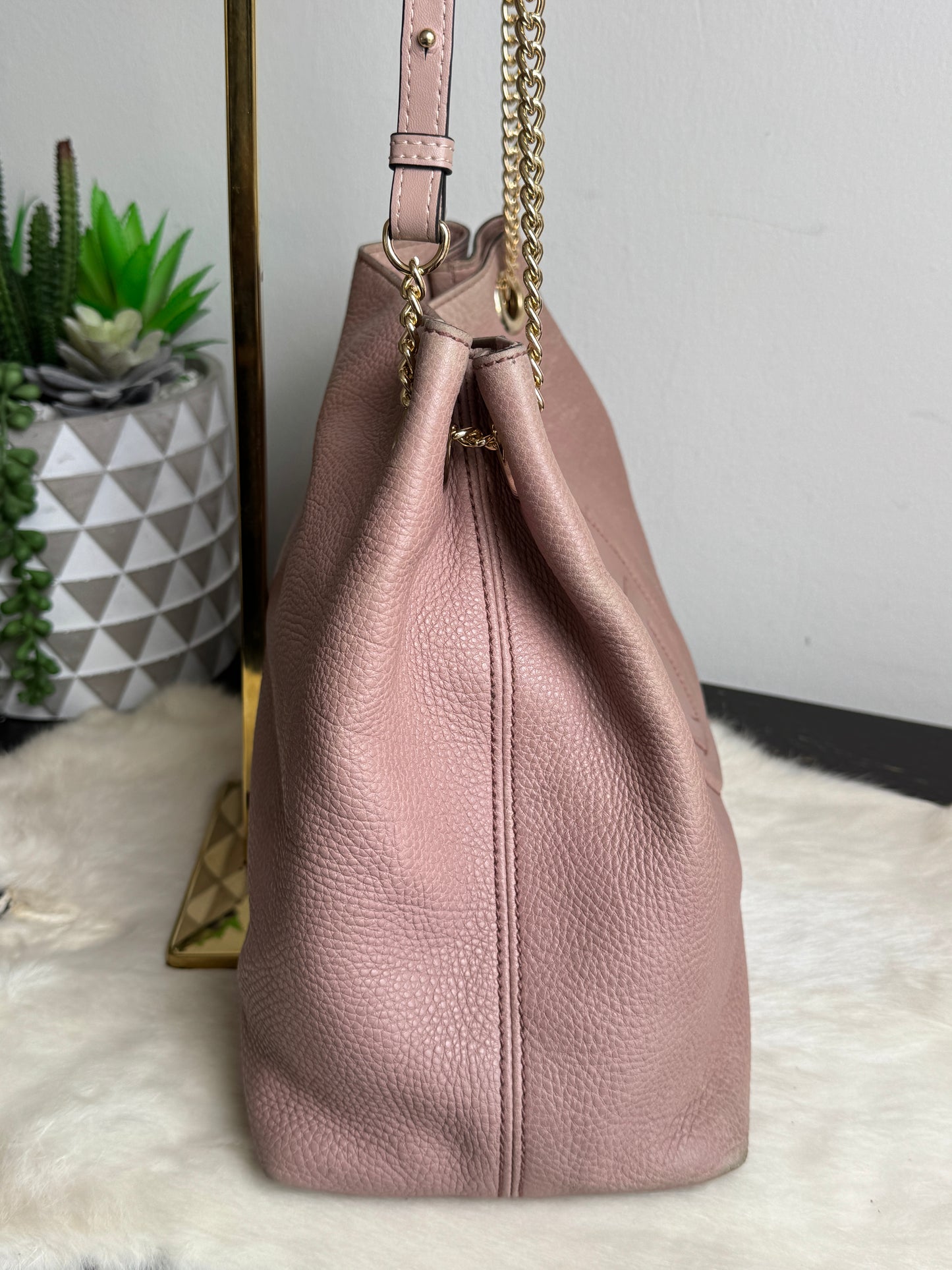 GUCCI Soho Lt Pink Pebbled Chain Hobo Bag