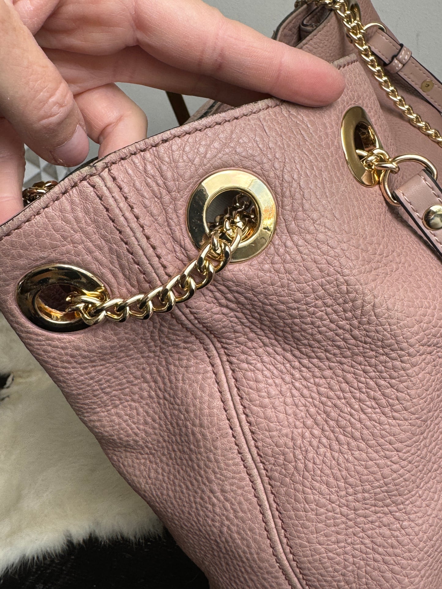 GUCCI Soho Lt Pink Pebbled Chain Hobo Bag