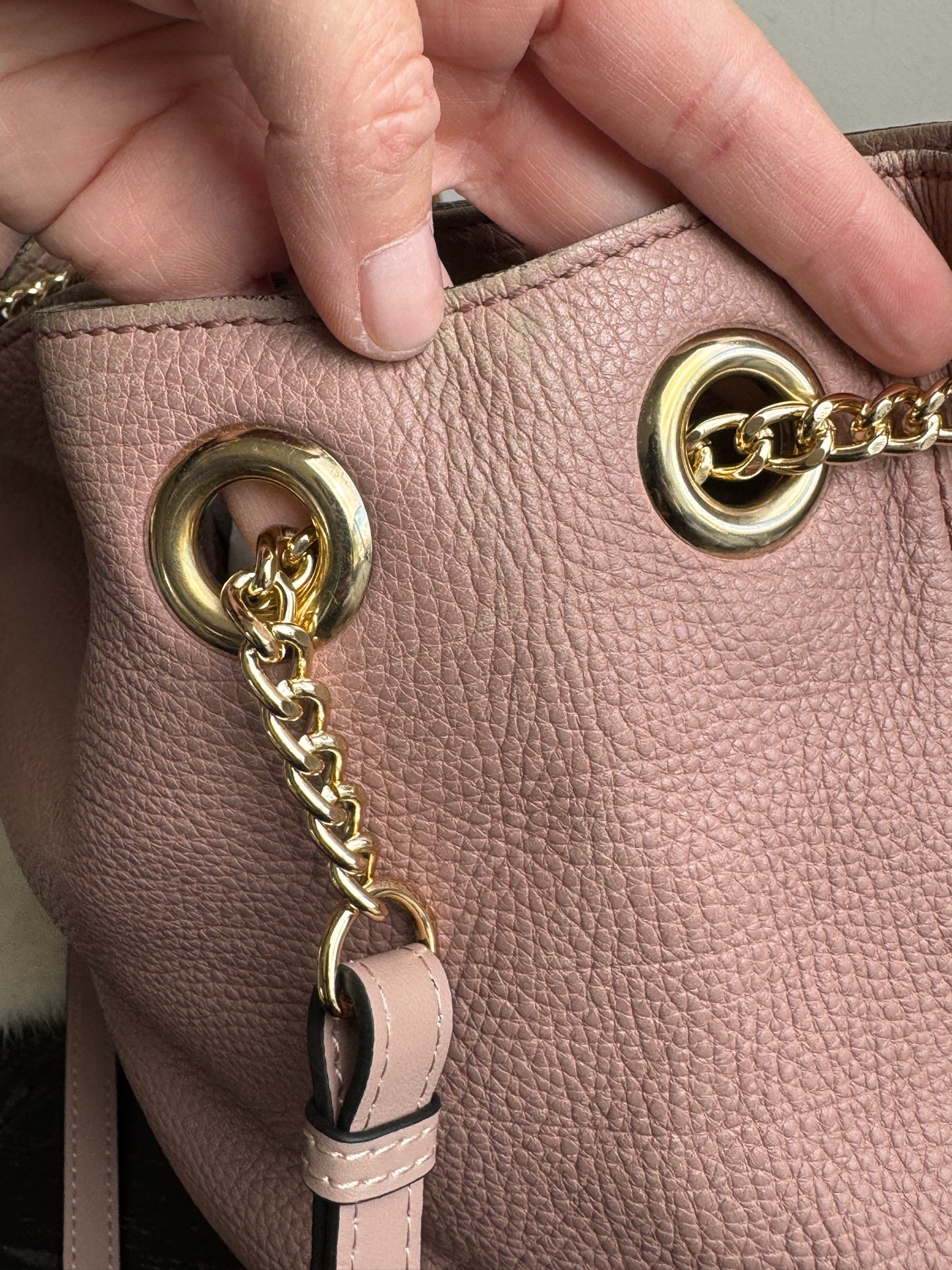 GUCCI Soho Lt Pink Pebbled Chain Hobo Bag