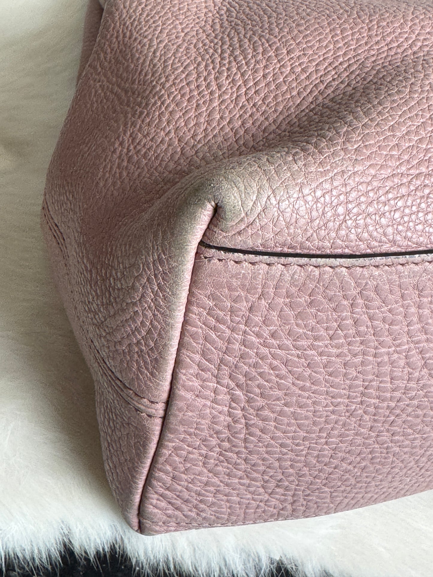 GUCCI Soho Lt Pink Pebbled Chain Hobo Bag