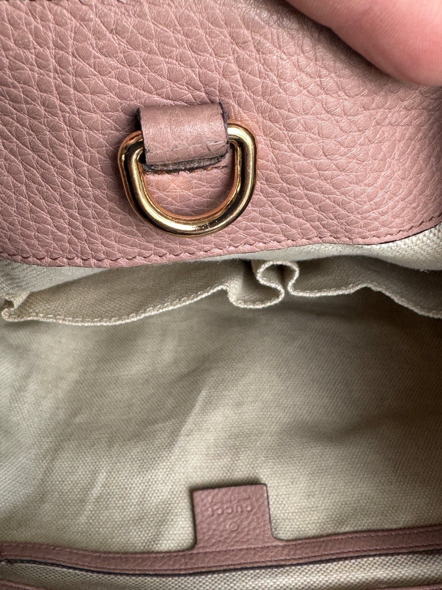 GUCCI Soho Lt Pink Pebbled Chain Hobo Bag