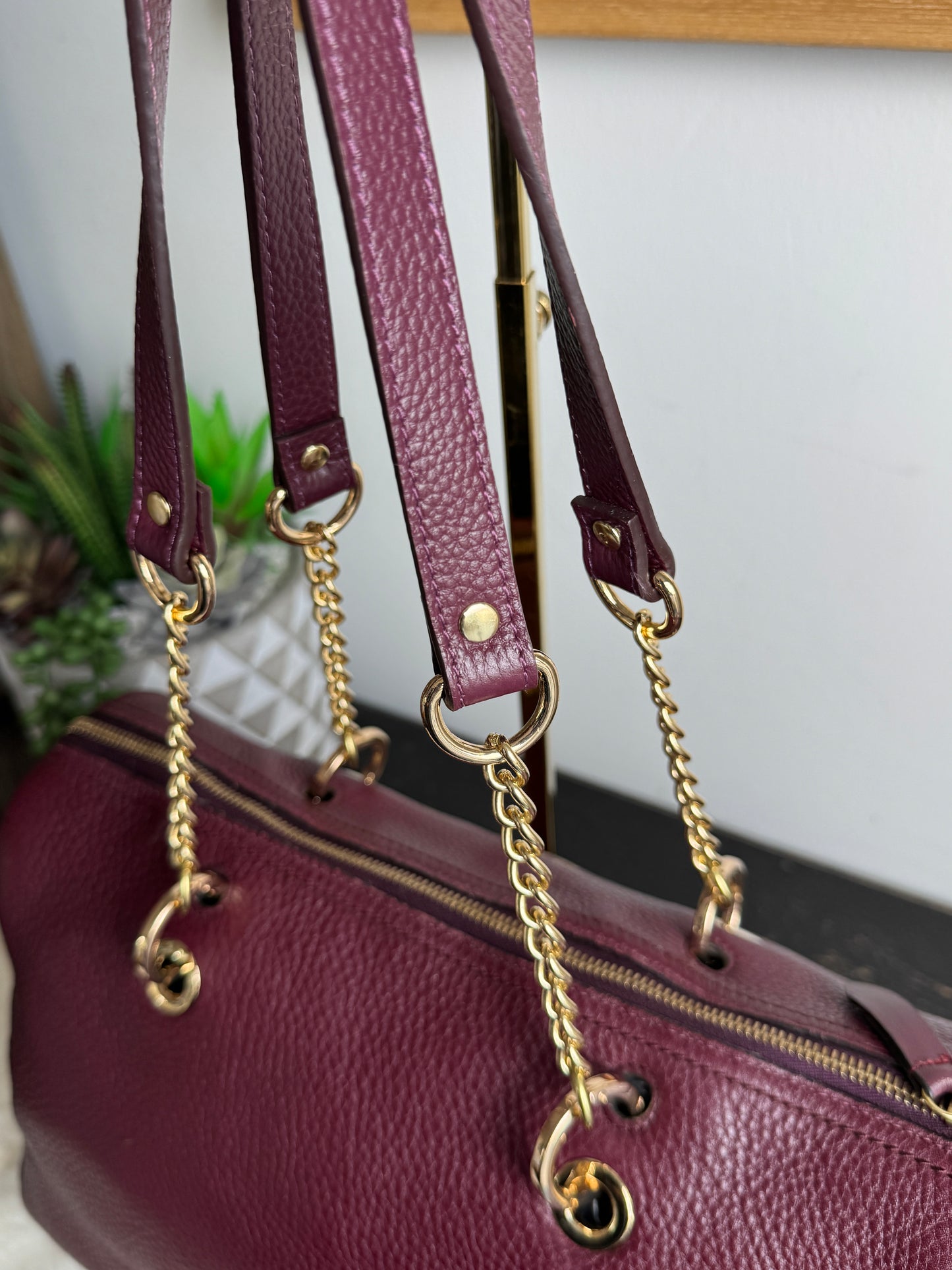 GUCCI Bordeaux Plum Pebbled Chain Boston Bag