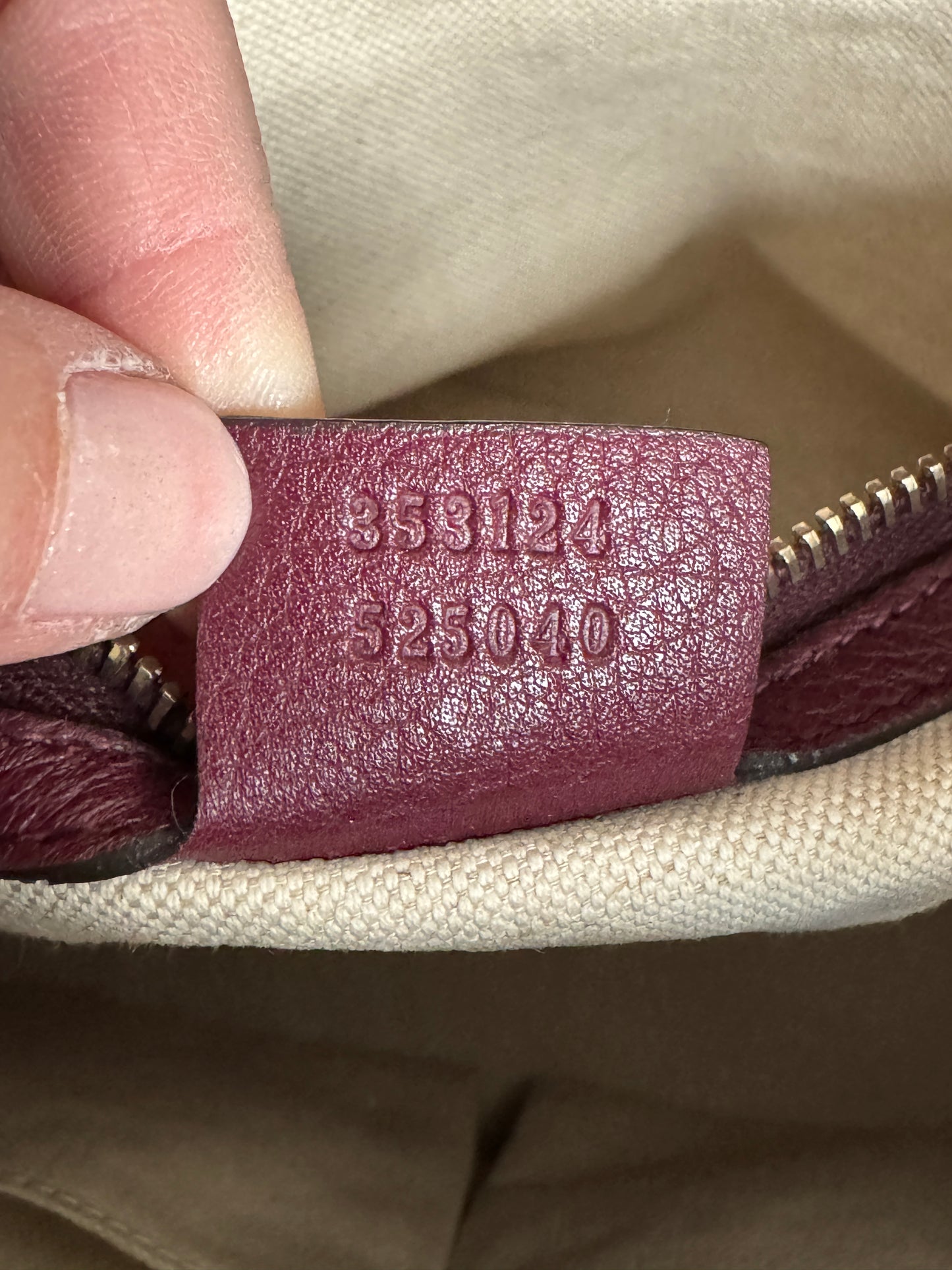 GUCCI Bordeaux Plum Pebbled Chain Boston Bag