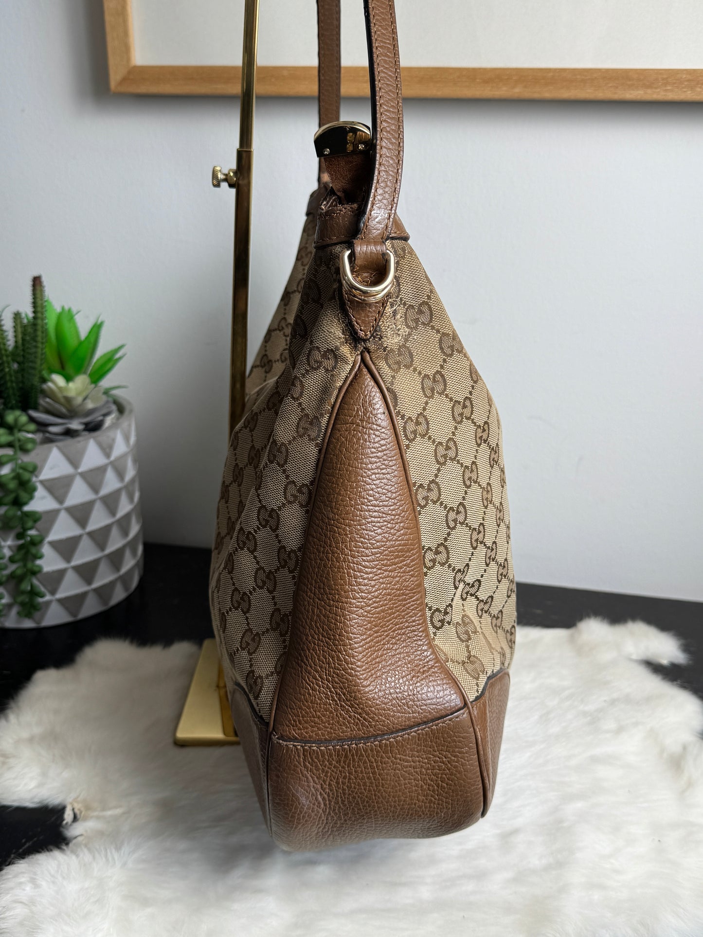 GUCCI GG Canvas Beige Bree Hobo