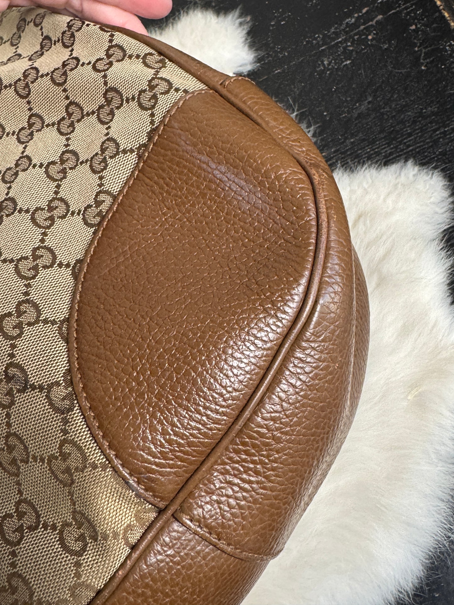 GUCCI GG Canvas Beige Bree Hobo