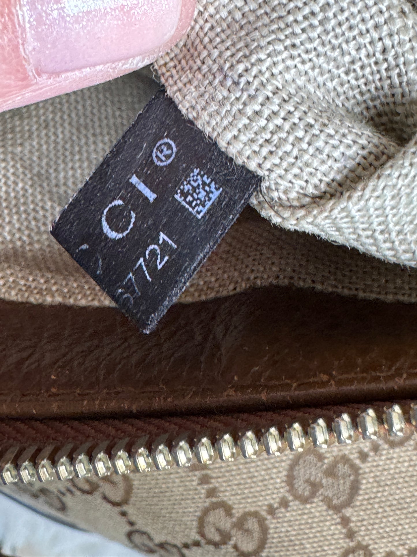 GUCCI GG Canvas Beige Bree Hobo