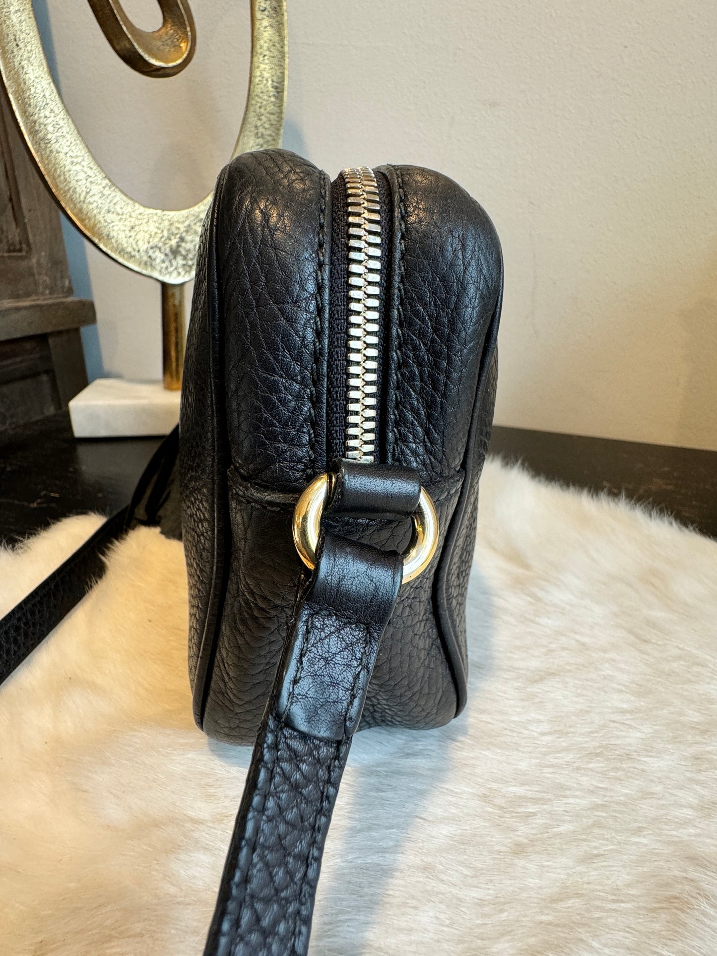 GUCCI Soho Disco Black Pebbled Camera Bag