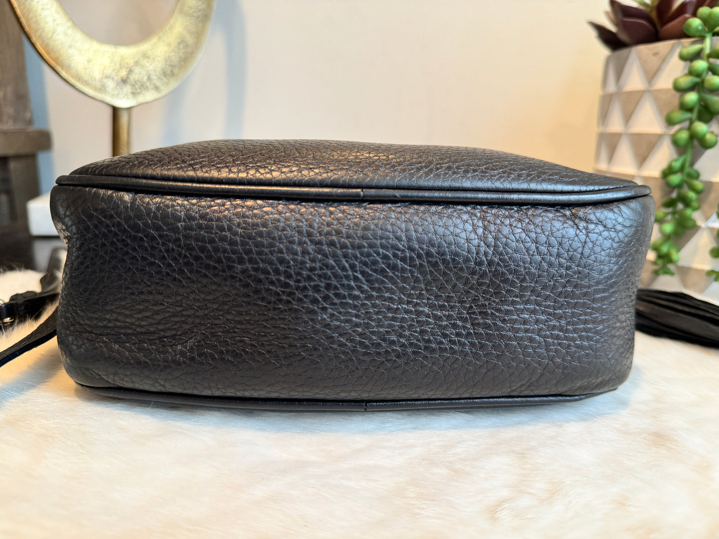 GUCCI Soho Disco Black Pebbled Camera Bag