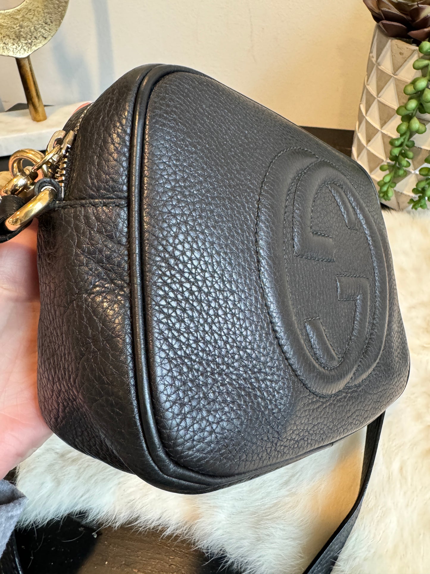 GUCCI Soho Disco Black Pebbled Camera Bag